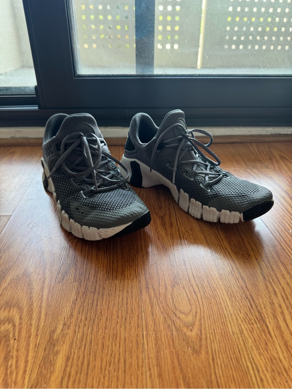 Nike Men's Athletic Shoes - Gray with White Accents